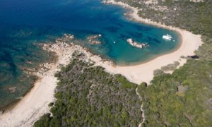 Location-catamaran-en-Corse